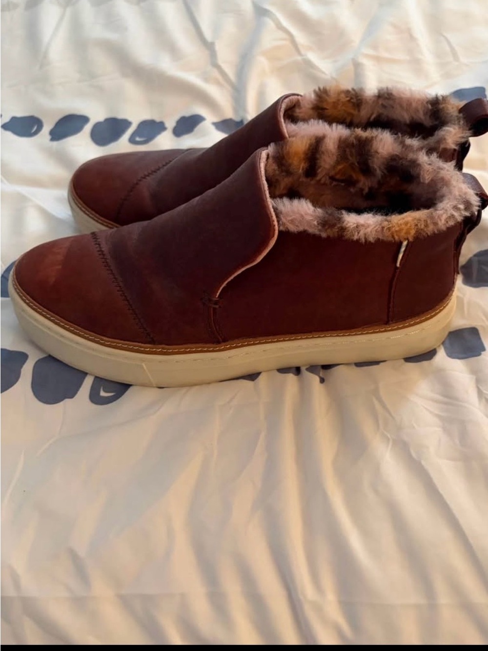 Toms Brown Faux-Fur Lined Slip-On Bootie sneakers